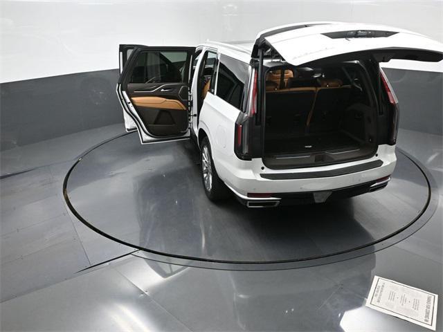 Photo of 2023 Crystal White Tricoat Cadillac Escalade