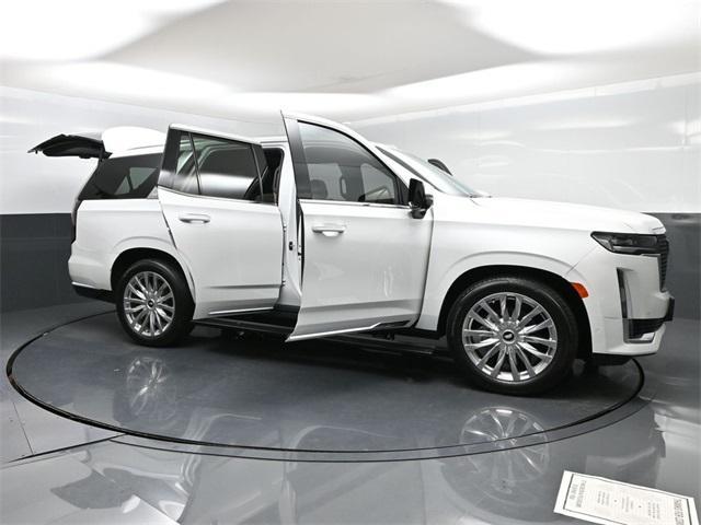 Photo of 2023 Crystal White Tricoat Cadillac Escalade