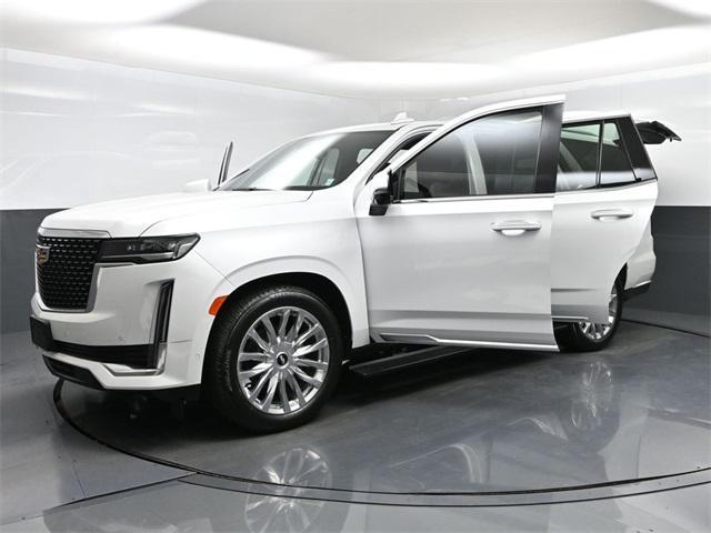 Photo of 2023 Crystal White Tricoat Cadillac Escalade