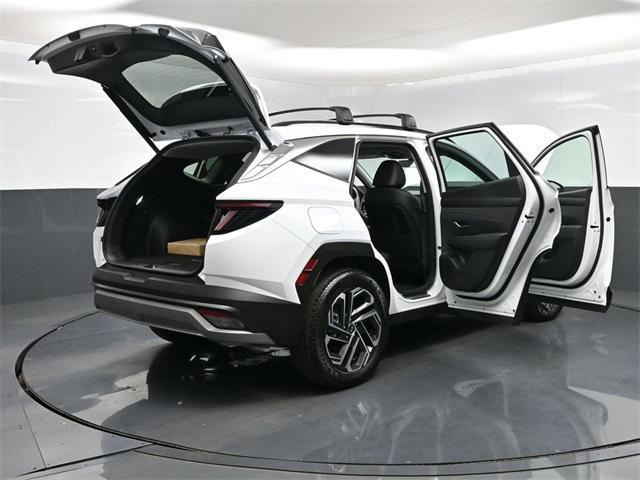 Photo of 2025 Creamy White Pearl Hyundai TUCSON Plug-In Hybrid