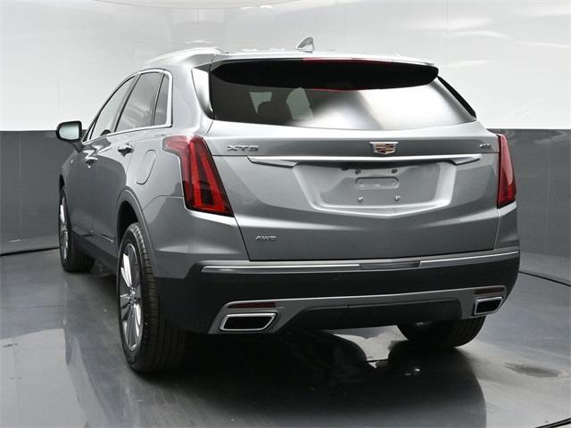 Photo of 2025 Silver Metallic Cadillac XT5