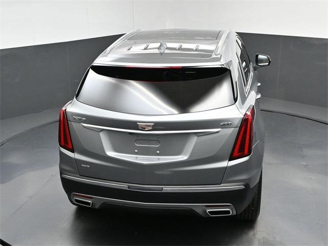 Photo of 2025 Silver Metallic Cadillac XT5