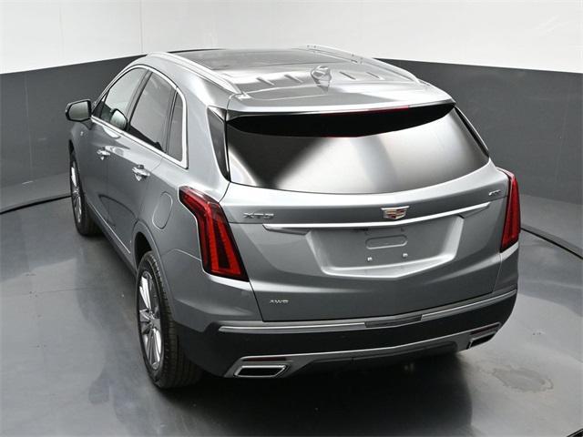 Photo of 2025 Silver Metallic Cadillac XT5