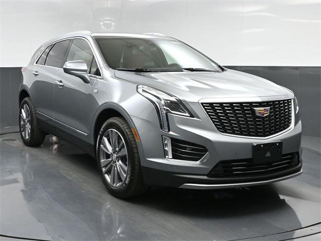 Photo of 2025 Silver Metallic Cadillac XT5