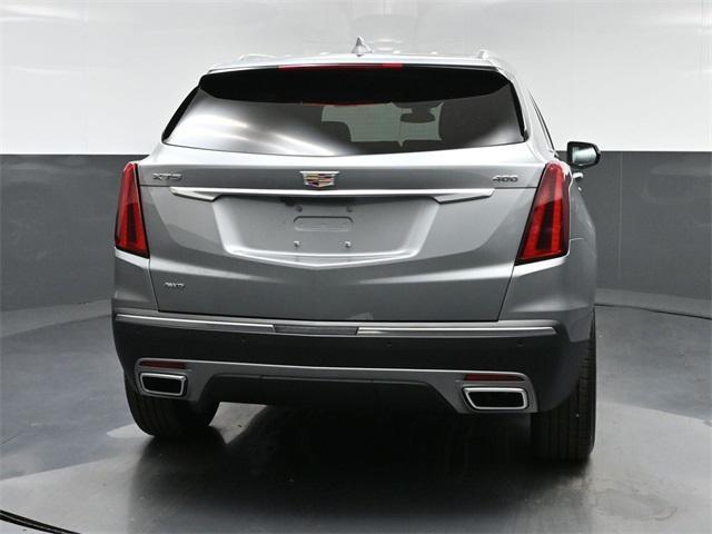Photo of 2025 Silver Metallic Cadillac XT5