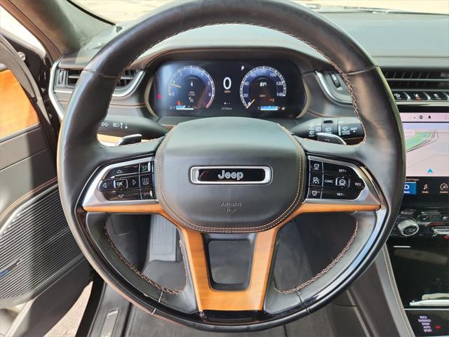 Photo of 2021 Diamond Black Crystal Pearlcoat Jeep Grand Cherokee L