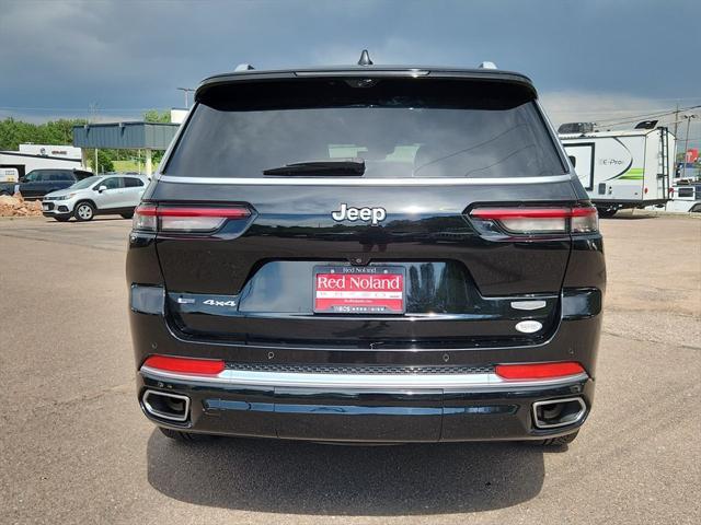 Photo of 2021 Diamond Black Crystal Pearlcoat Jeep Grand Cherokee L