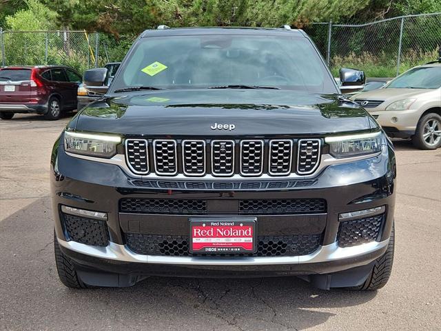 Photo of 2021 Diamond Black Crystal Pearlcoat Jeep Grand Cherokee L