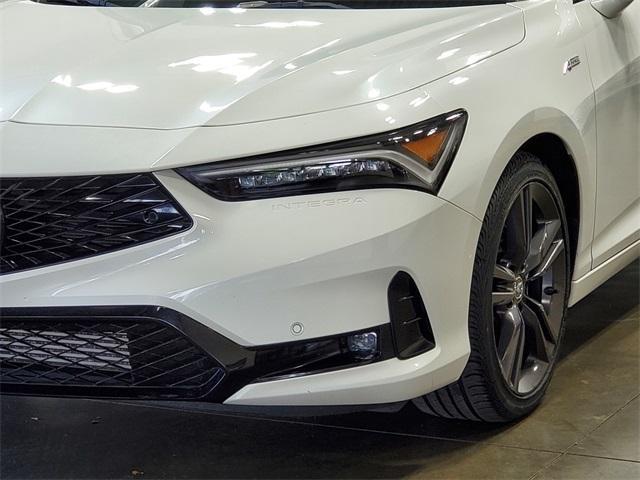 Photo of 2023 Platinum White Pearl Acura Integra