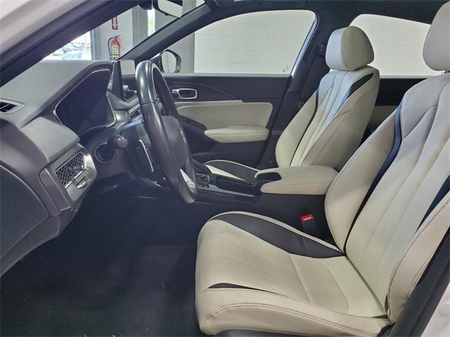 Photo of 2023 Platinum White Pearl Acura Integra