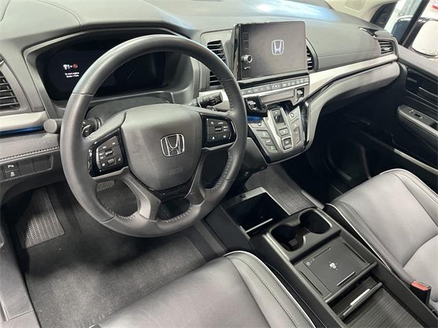 Photo of 2025 Solar Silver Metallic Honda Odyssey