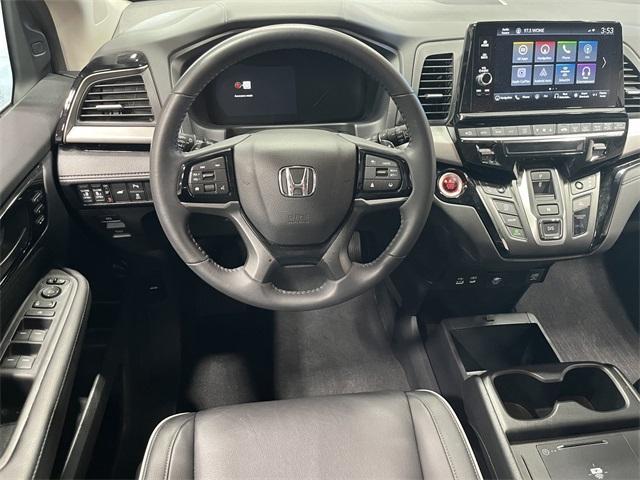 Photo of 2025 Solar Silver Metallic Honda Odyssey