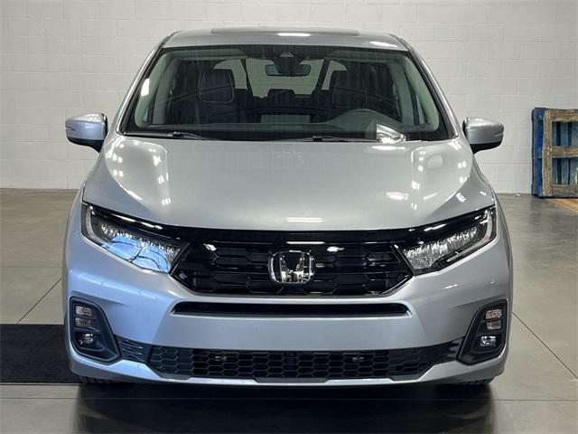Photo of 2025 Solar Silver Metallic Honda Odyssey