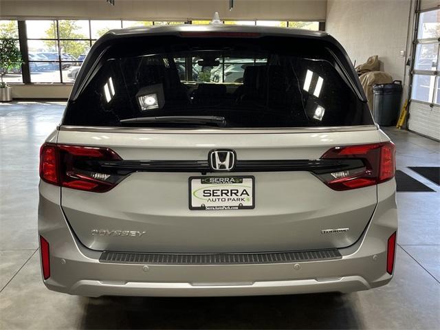 Photo of 2025 Solar Silver Metallic Honda Odyssey