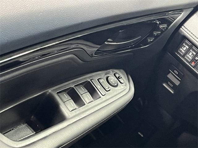 Photo of 2025 Solar Silver Metallic Honda Odyssey