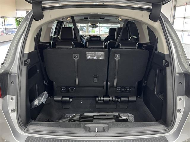 Photo of 2025 Solar Silver Metallic Honda Odyssey