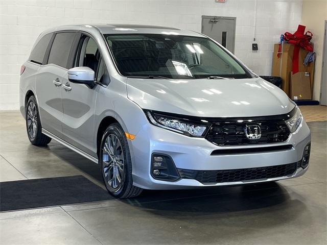 Photo of 2025 Solar Silver Metallic Honda Odyssey