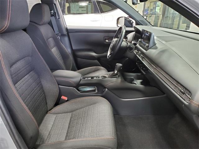 Photo of 2025 Urban Gray Pearl Honda HR-V