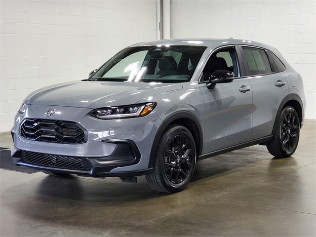 Photo of 2025 Urban Gray Pearl Honda HR-V