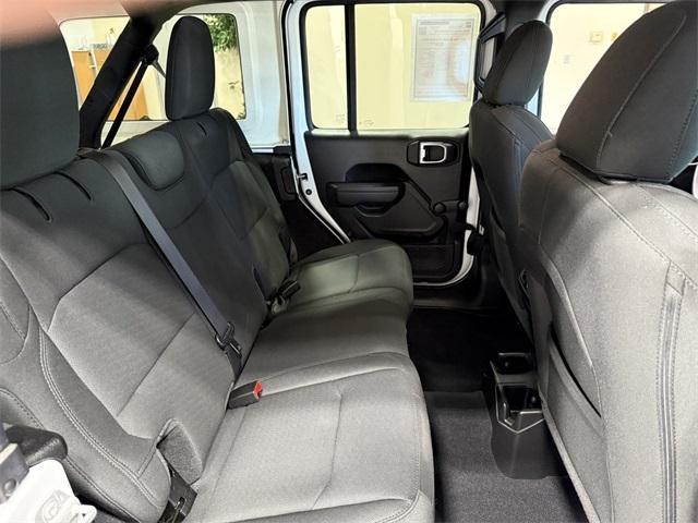 Photo of 2022 Bright White Clearcoat Jeep Wrangler Unlimited