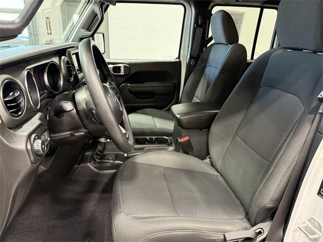Photo of 2022 Bright White Clearcoat Jeep Wrangler Unlimited