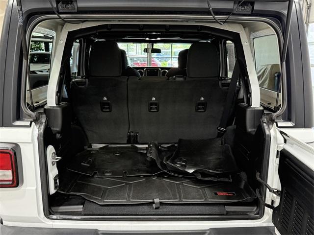 Photo of 2022 Bright White Clearcoat Jeep Wrangler Unlimited