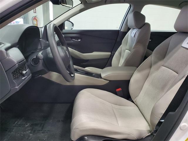 Photo of 2025 Platinum White Pearl Honda Accord