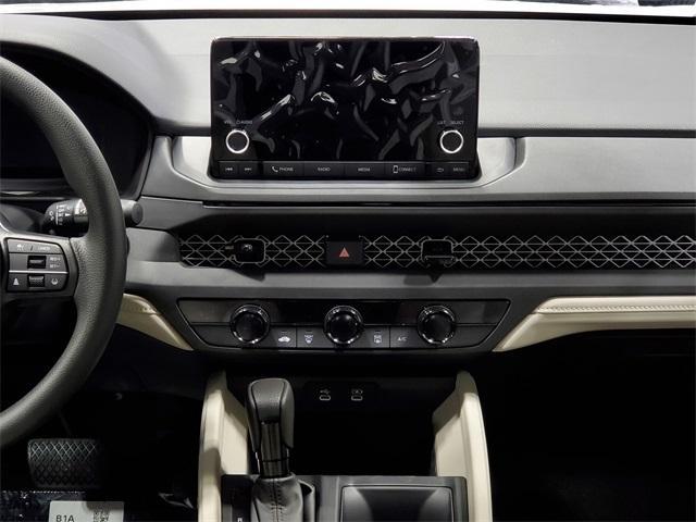 Photo of 2025 Platinum White Pearl Honda Accord