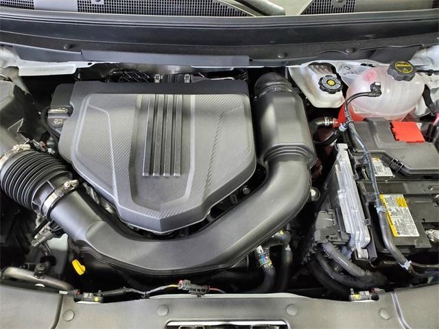 Photo of 2025 Summit White Chevrolet Traverse