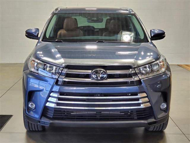 Photo of 2019 Shoreline Blue Pearl Toyota Highlander