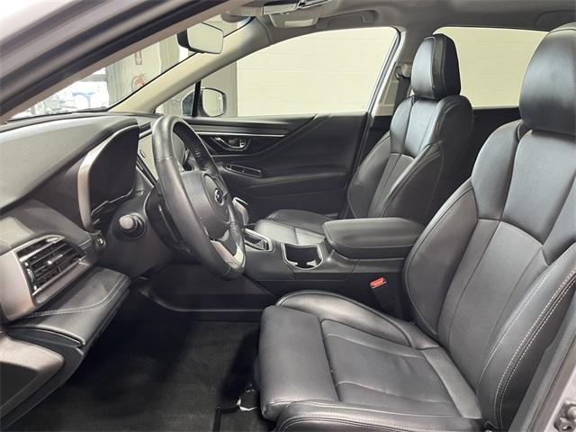 Photo of 2022 Ice Silver Metallic Subaru Outback
