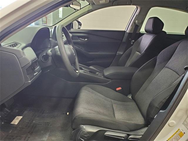 Photo of 2025 Platinum White Pearl Honda Accord