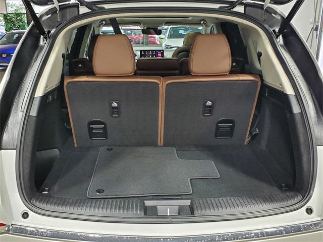 Photo of 2023 Platinum White Pearl Acura MDX