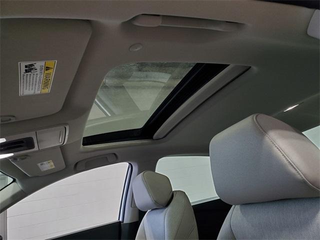 Photo of 2025 Platinum White Pearl Honda Accord