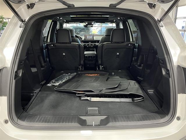 Photo of 2024 Platinum White Pearl Honda Pilot