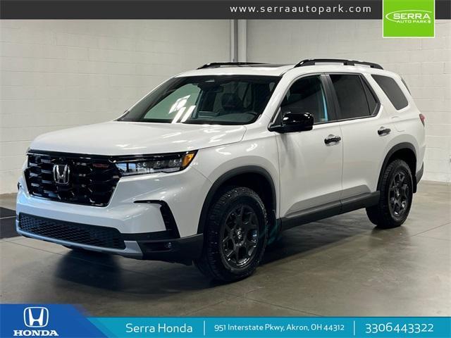 Photo of 2024 Platinum White Pearl Honda Pilot
