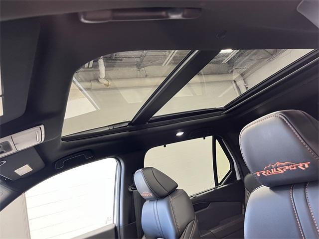 Photo of 2024 Platinum White Pearl Honda Pilot