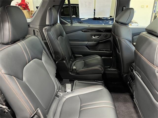Photo of 2024 Platinum White Pearl Honda Pilot