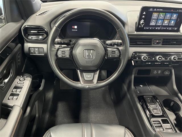 Photo of 2024 Platinum White Pearl Honda Pilot