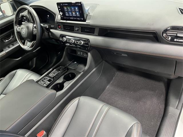 Photo of 2024 Platinum White Pearl Honda Pilot