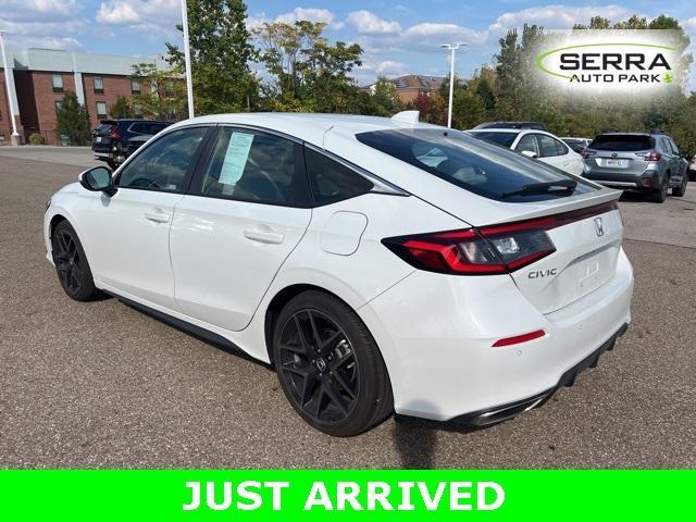 Photo of 2022 Platinum White Pearl Honda Civic