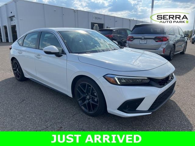 Photo of 2022 Platinum White Pearl Honda Civic
