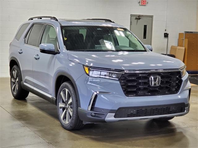 Photo of 2025 Sonic Gray Pearl Honda Pilot