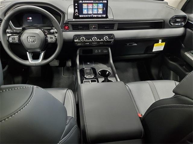 Photo of 2025 Sonic Gray Pearl Honda Pilot