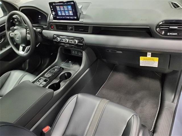 Photo of 2025 Sonic Gray Pearl Honda Pilot