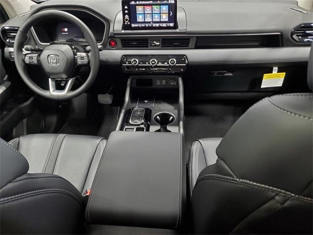 Photo of 2025 Sonic Gray Pearl Honda Pilot