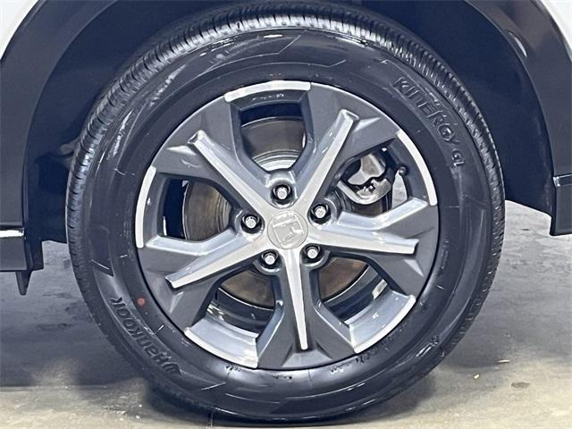 Photo of 2025 Platinum White Pearl Honda HR-V