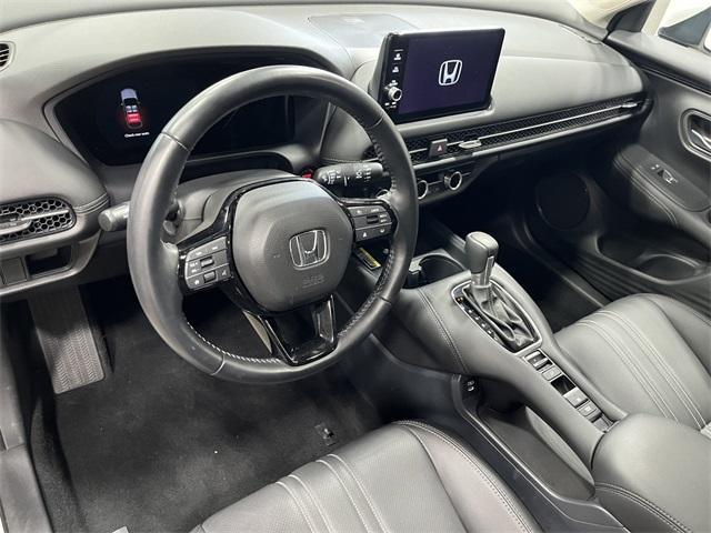 Photo of 2025 Platinum White Pearl Honda HR-V