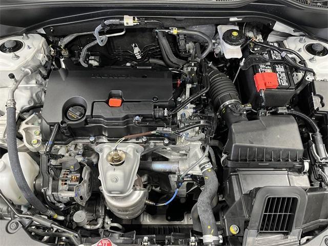 Photo of 2025 Platinum White Pearl Honda HR-V