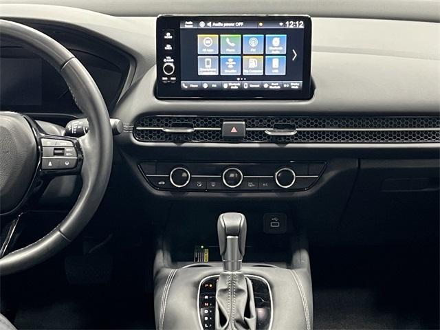 Photo of 2025 Platinum White Pearl Honda HR-V
